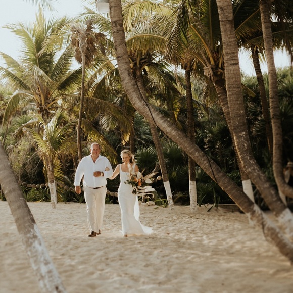 Made with Love Andy Wedding Dress SIZE 0 - Picture 2 of 5